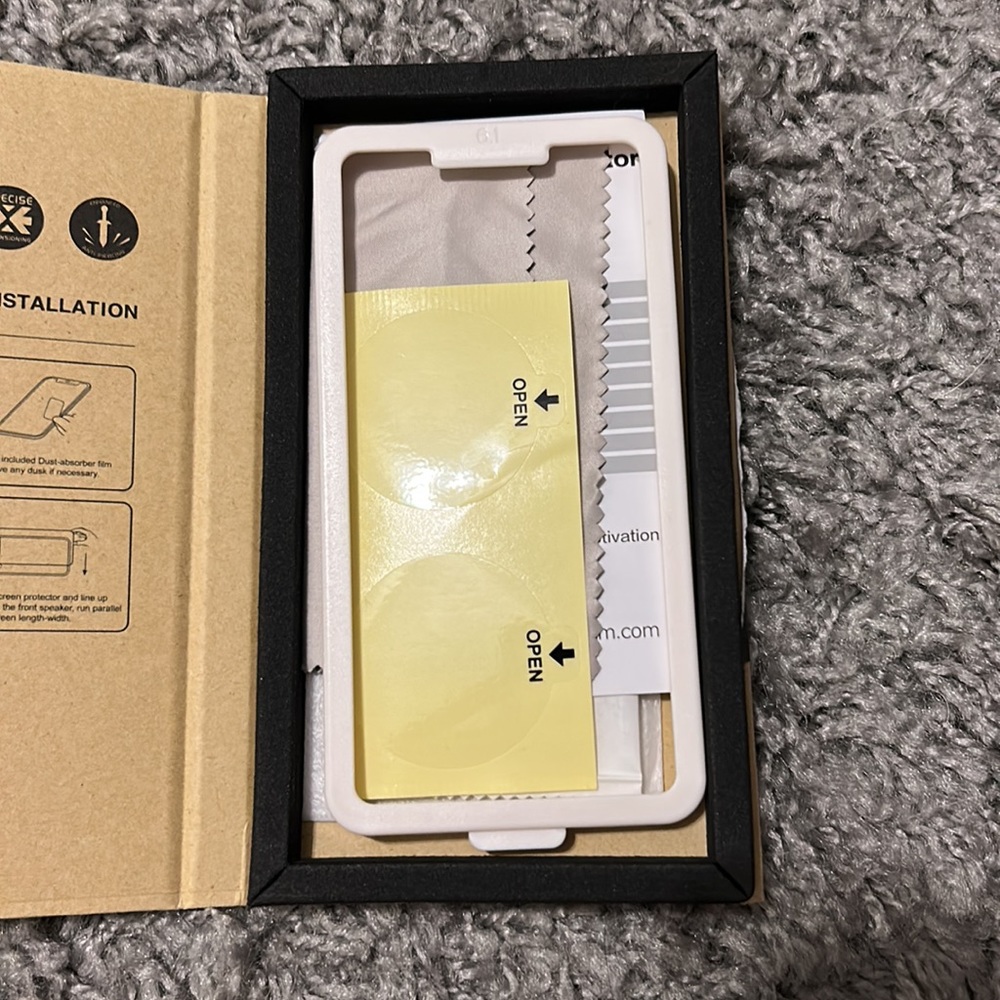 iPhone 11 Screen Protector - Picture 3 of 4